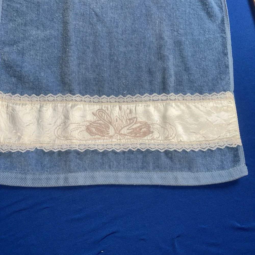 Vintage Embroidered Swans Blue Bath Towels Grandma core Set Of 4
